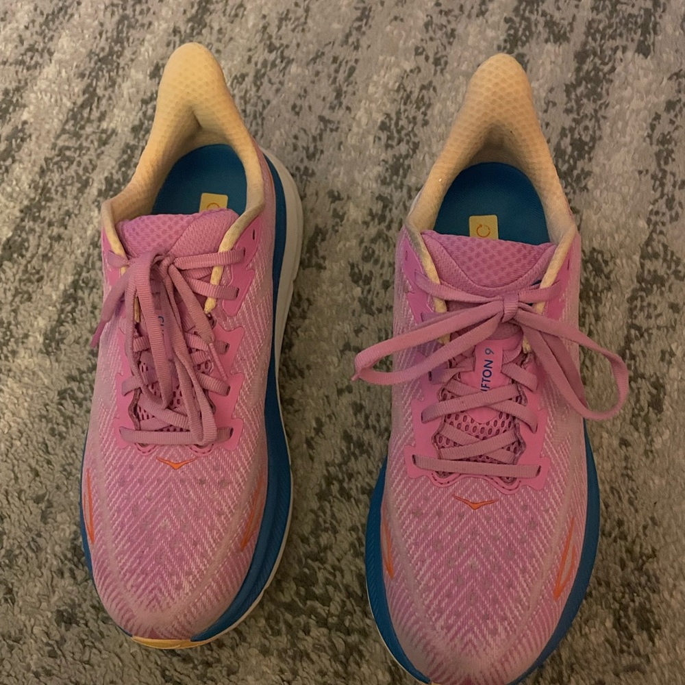 Hoka Clifton 9 Pink and Blue Sneakers for Performance